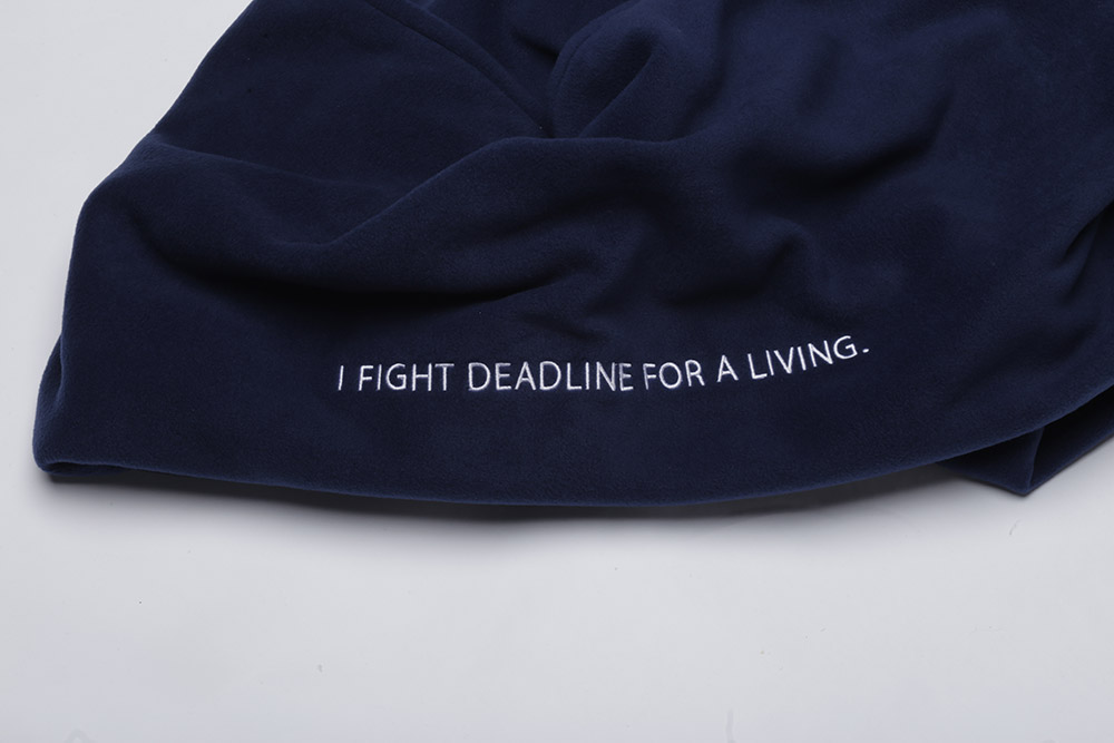 [PRE-ORDER] ผ้าห่ม ‘I FIGHT DEADLINE FOR A LIVING’
